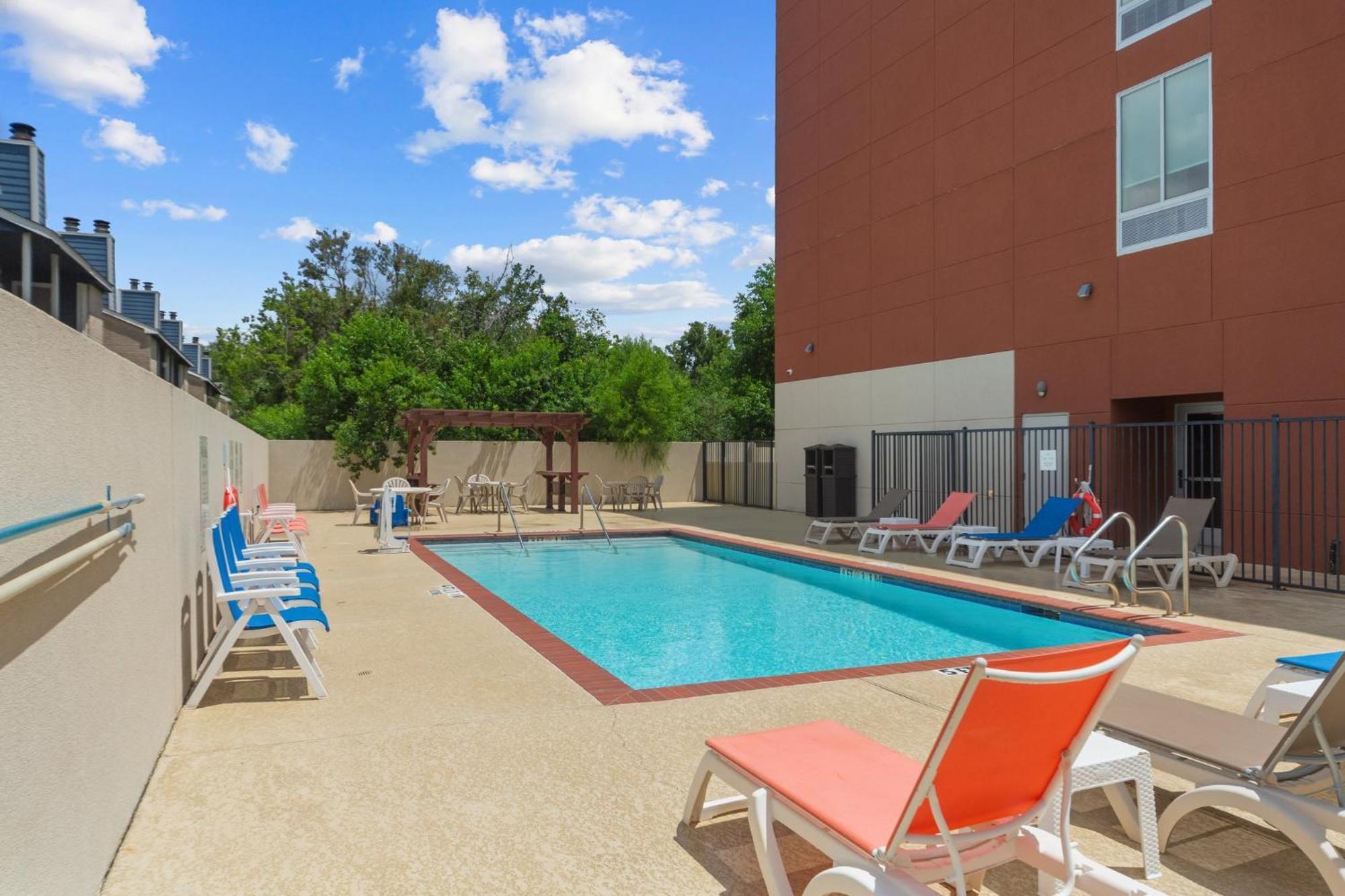 Holiday Inn Express & Suites - Houston Nasa - Boardwalk Area By Ihg Seabrook Exterior photo